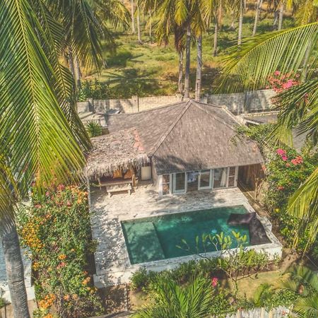 Sunset Palms Resort Gili Trawangan Exterior photo