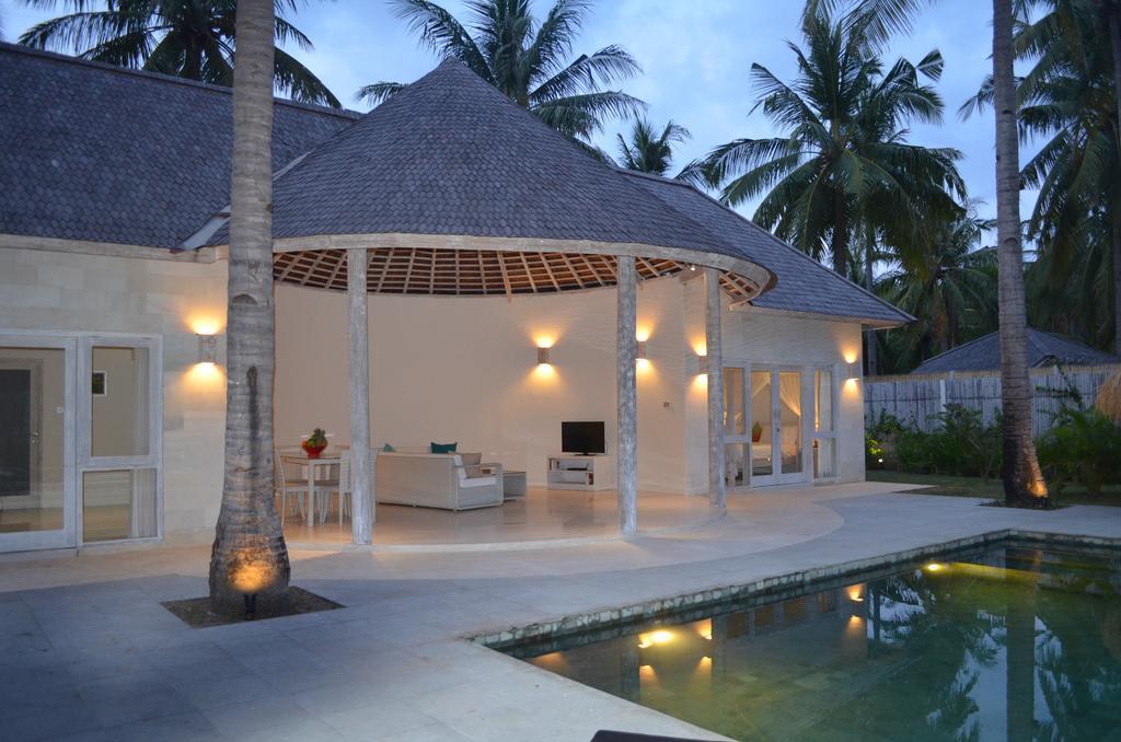 Sunset Palms Resort Gili Trawangan Exterior photo