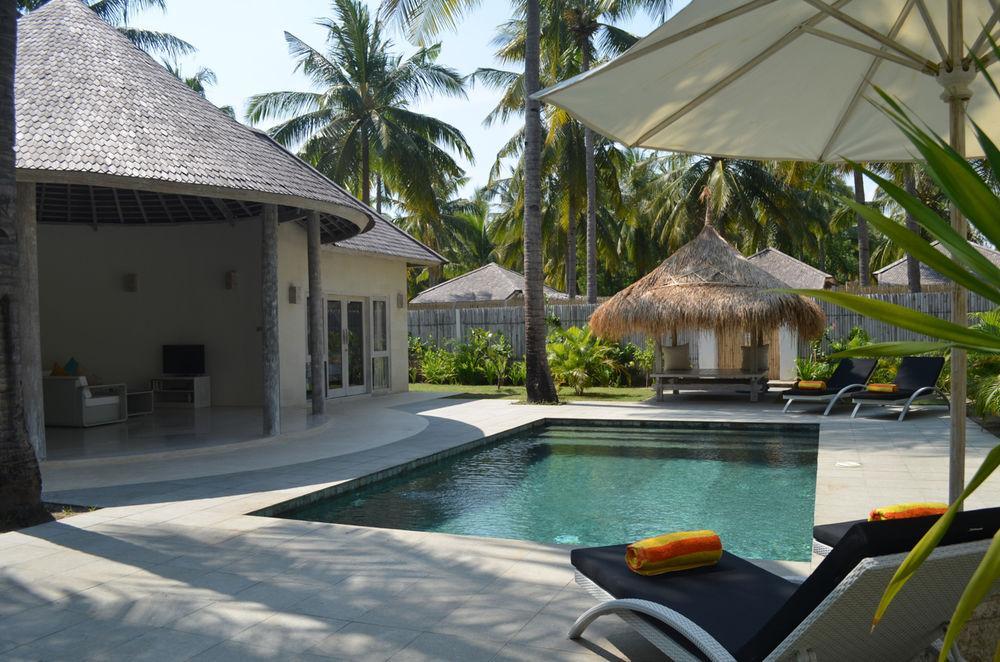 Sunset Palms Resort Gili Trawangan Exterior photo