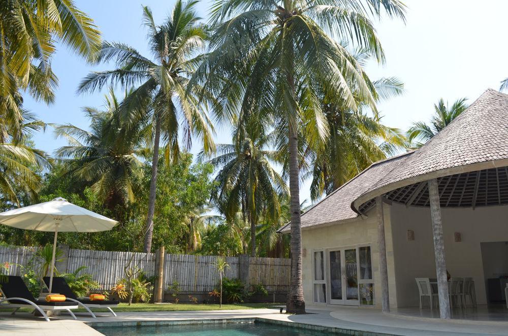 Sunset Palms Resort Gili Trawangan Exterior photo
