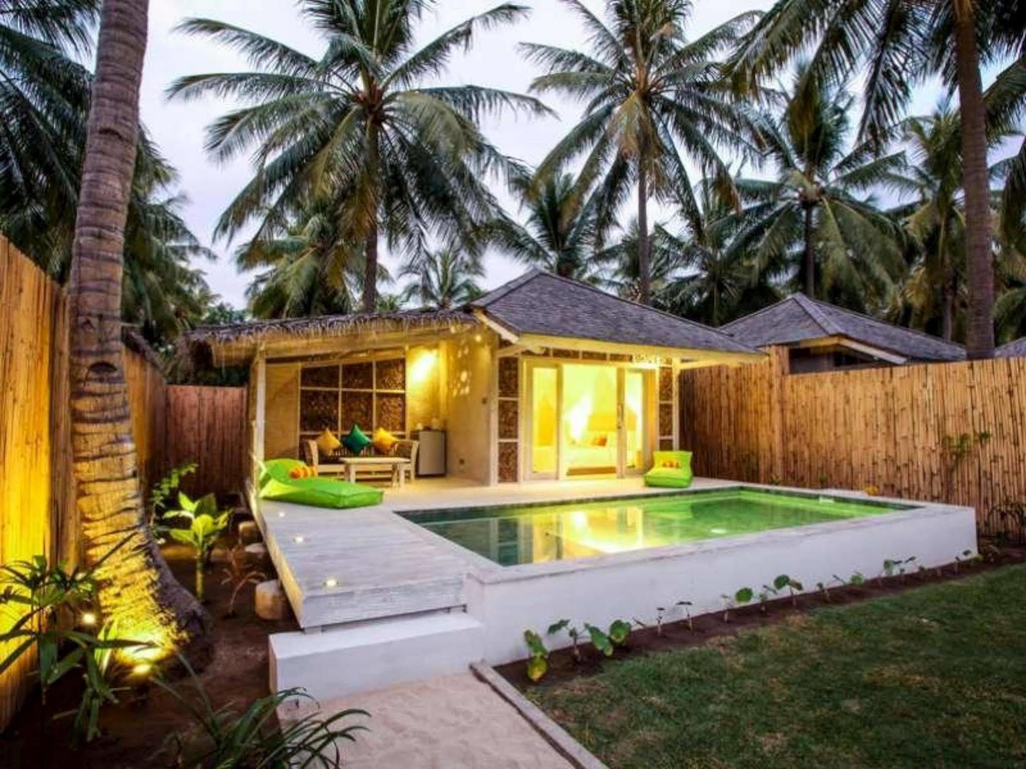 Sunset Palms Resort Gili Trawangan Exterior photo