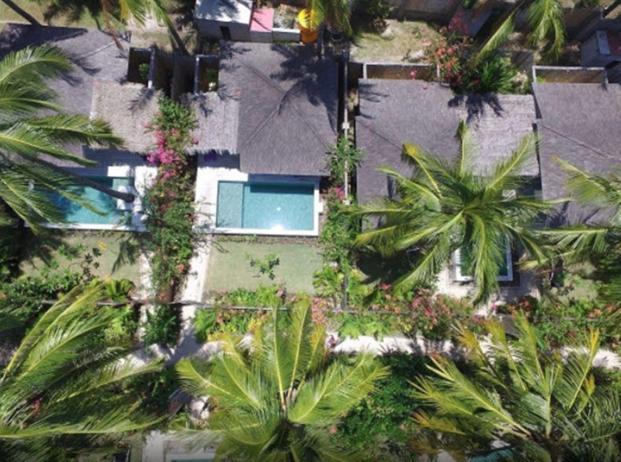 Sunset Palms Resort Gili Trawangan Exterior photo