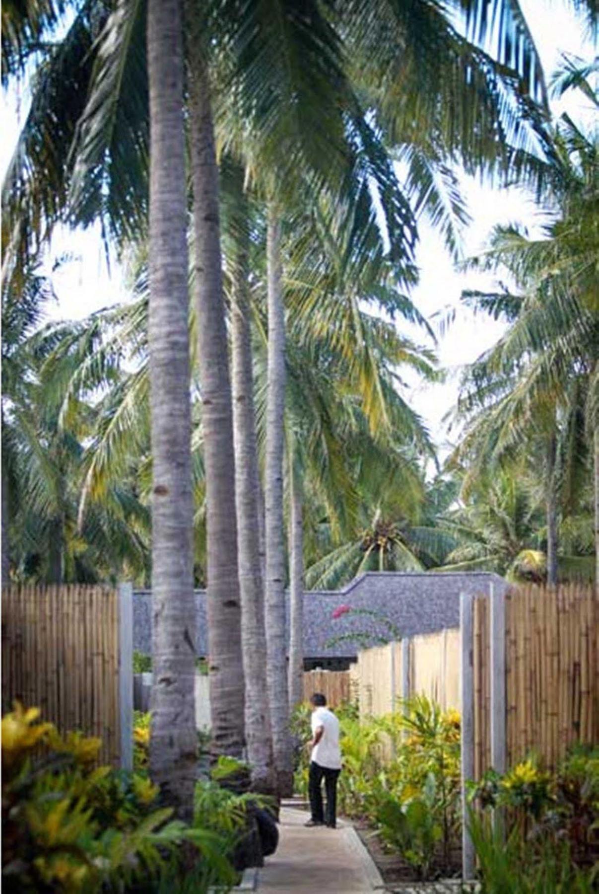 Sunset Palms Resort Gili Trawangan Exterior photo